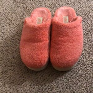 UGG’s Women’s house slippers, size 7